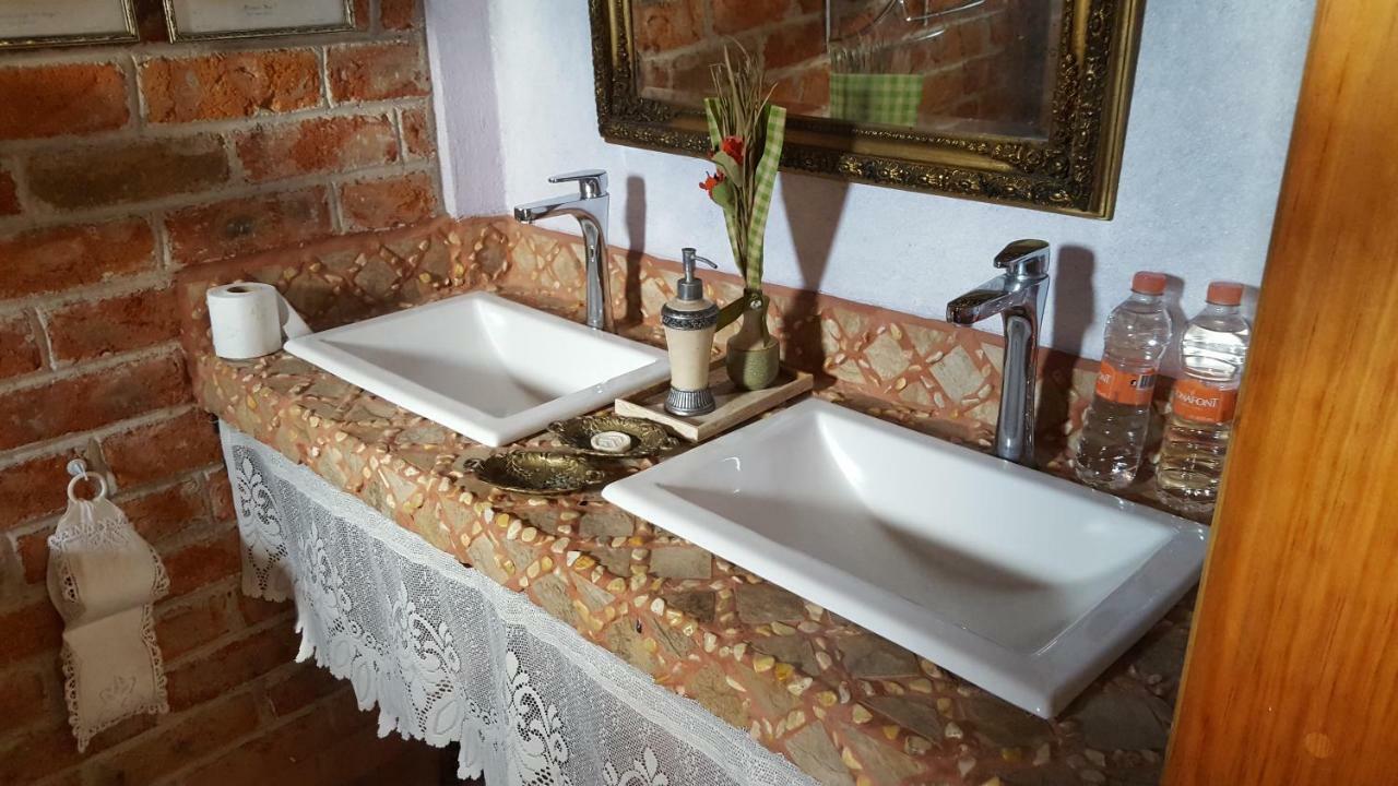 La Casona Azul Bed N Breakfast Santa Rosa de Jauregui Екстер'єр фото