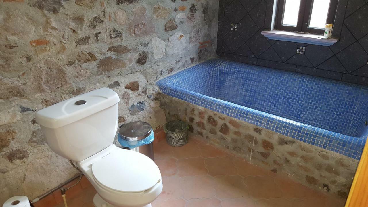 La Casona Azul Bed N Breakfast Santa Rosa de Jauregui Екстер'єр фото