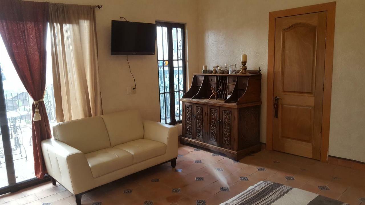 La Casona Azul Bed N Breakfast Santa Rosa de Jauregui Екстер'єр фото